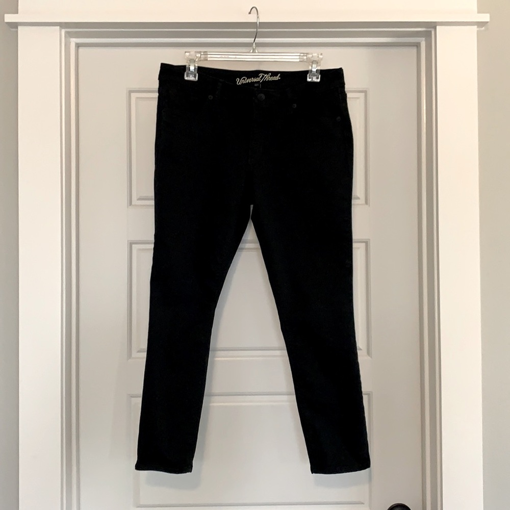 Black Universal Thread Midrise Ankle Jean Size 8/29 Women’s